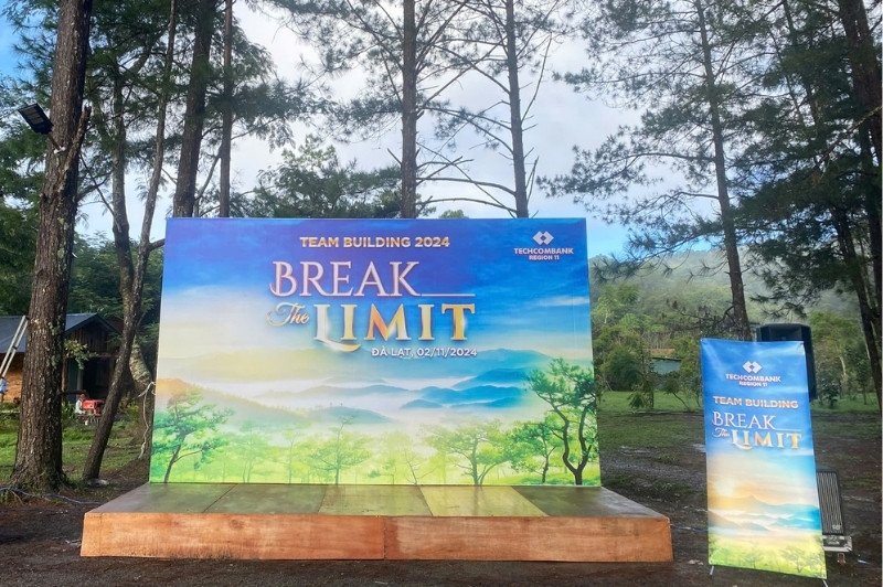 Mẫu backdrop team building ngo&agrave;i trời