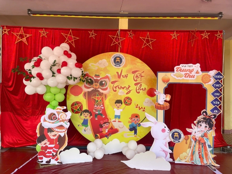 Thi c&ocirc;ng backdrop trung thu gi&aacute; rẻ trọn g&oacute;i tại TPHCM