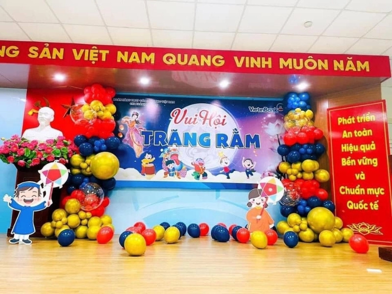 Backdrop trung thu in bằng bạt Hiflex