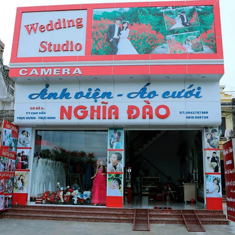 Mẫu bảng hiệu &aacute;o cưới Nghĩa Đ&agrave;o