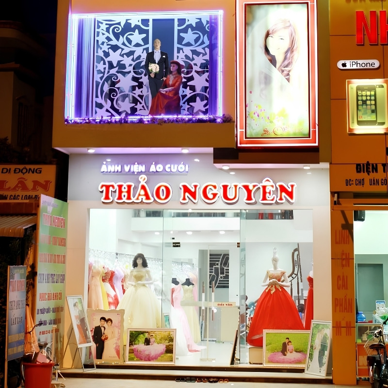 L&agrave;m bảng hiệu quảng c&aacute;o &aacute;o cưới gi&aacute; rẻ tại TPHCM