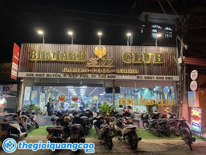 Bảng hiệu bida nền t&ocirc;n s&oacute;ng chữ nổi inox v&agrave;ng gương