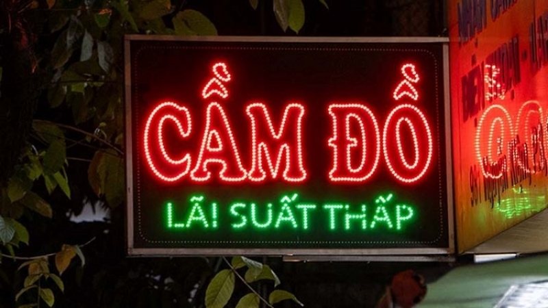Hộp đ&egrave;n bảng hiệu cầm đồ l&atilde;i suất thấp