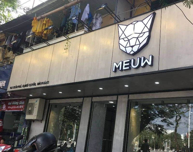 Mẫu bảng hiệu cemboard đẹp cho shop quần &aacute;o