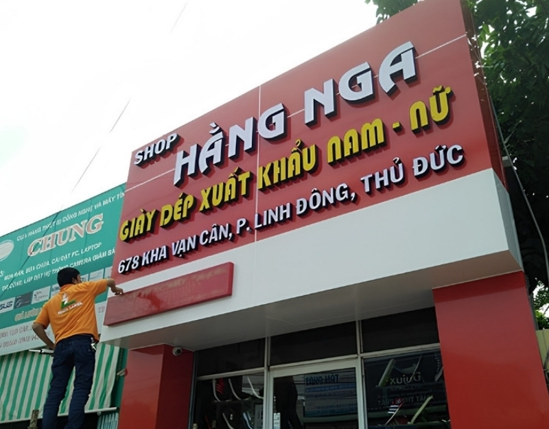 L&agrave;m bảng hiệu shop gi&agrave;y d&eacute;p gi&aacute; rẻ trọn g&oacute;i tại TPHCM