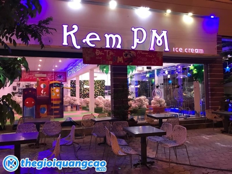Mẫu bảng hiệu kem tươi chữ nổi LED viền Inox