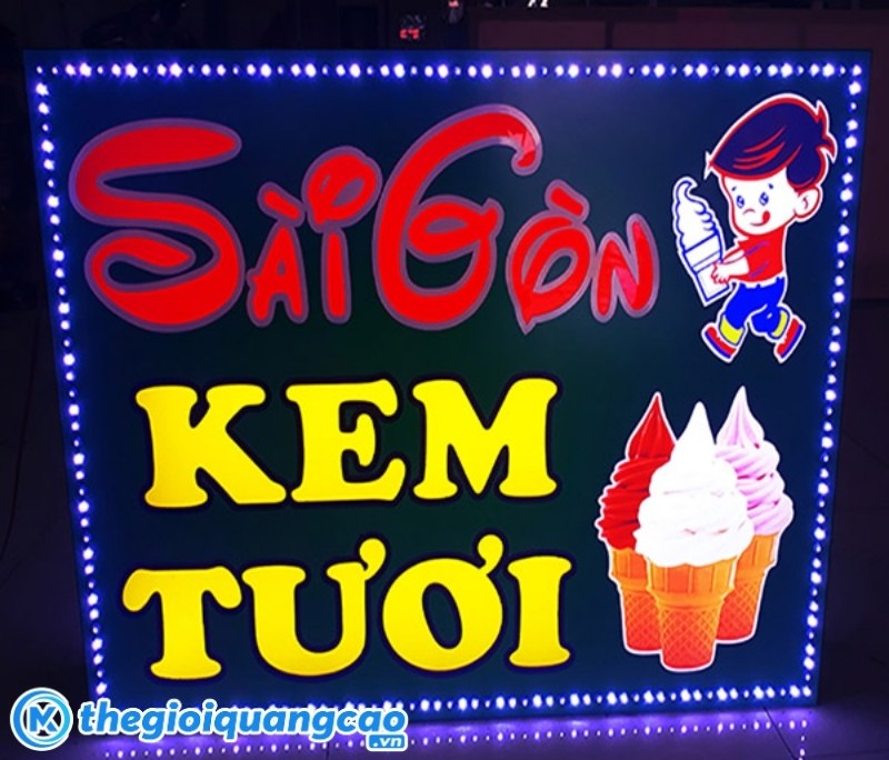 Hộp đ&egrave;n led vẫy tiệm kem tươi