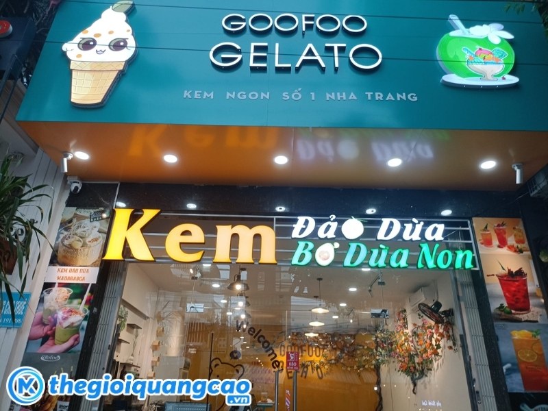 Bảng hiệu kem tươi chữ nổi Mica đ&egrave;n LED