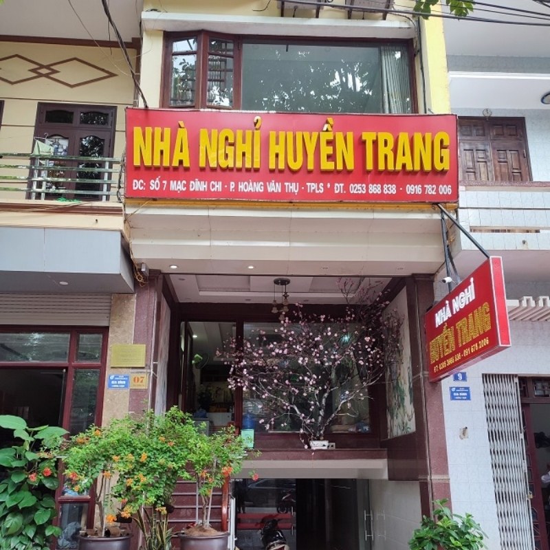 Mẫu bảng hiệu nh&agrave; nghỉ Huyền Trang