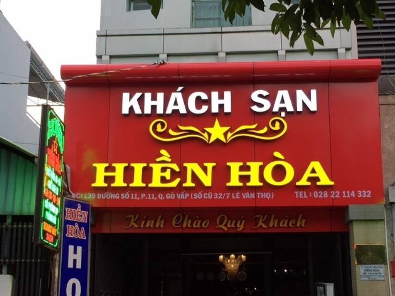 Mẫu bảng hiệu kh&aacute;ch sạn Hiền H&ograve;a