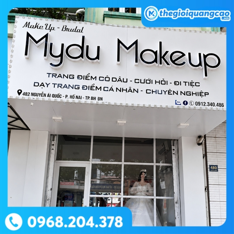 Bảng Hiệu Makeup