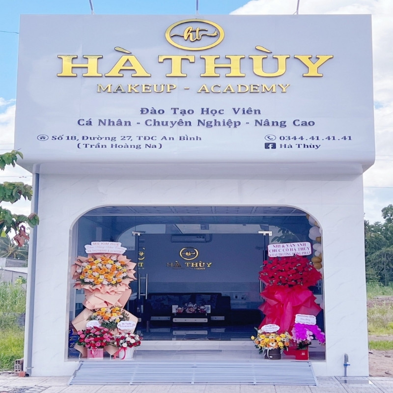 Những sai lầm cần tr&aacute;nh khi l&agrave;m bảng hiệu makeup