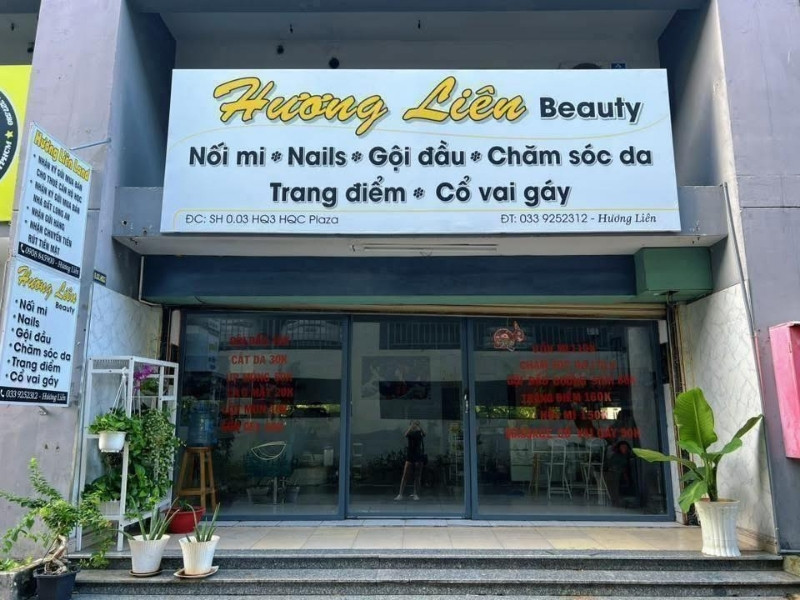 Mẫu bảng hiệu trang điểm Hương Li&ecirc;n