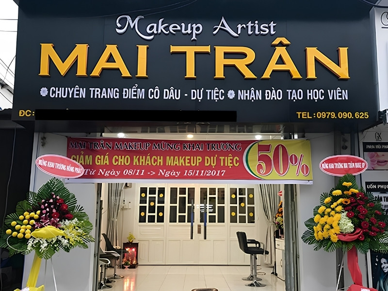 Mẫu thiết bảng hiệu makeup Artist Mai Trần