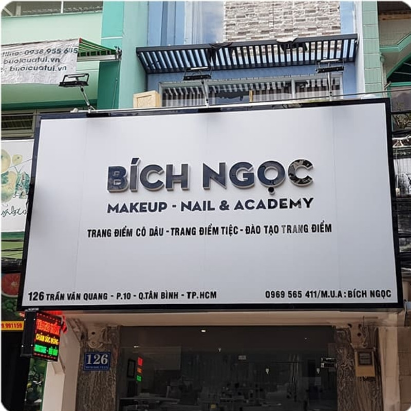 L&agrave;m bảng hiệu quảng c&aacute;o tiệm makup uy t&iacute;n trọn g&oacute;i tại TPHCM