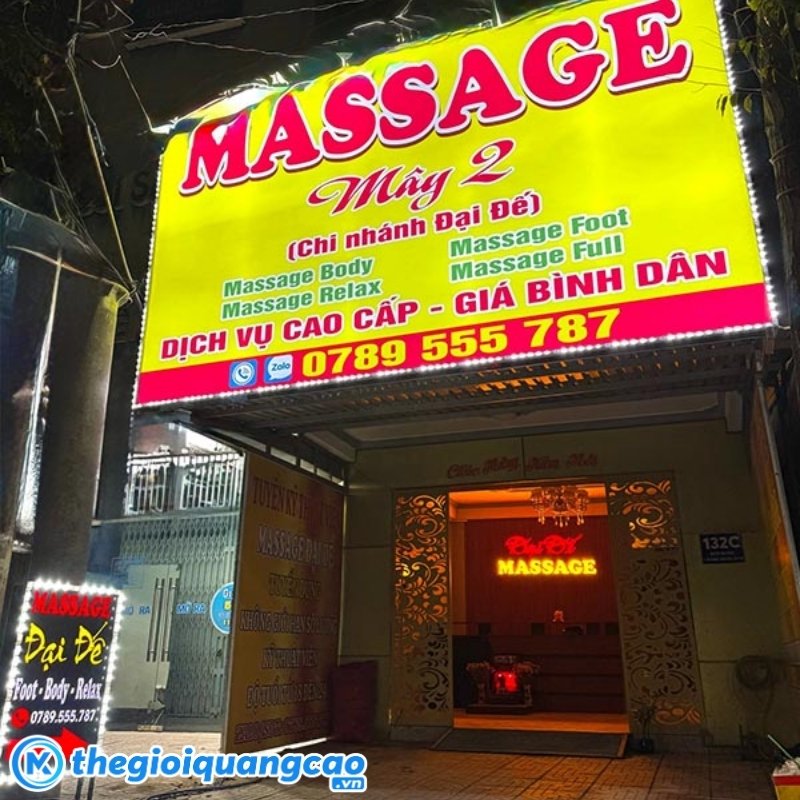 Mẫu bảng hiệu massage chất liệu bạt hiflex xuy&ecirc;n s&aacute;ng