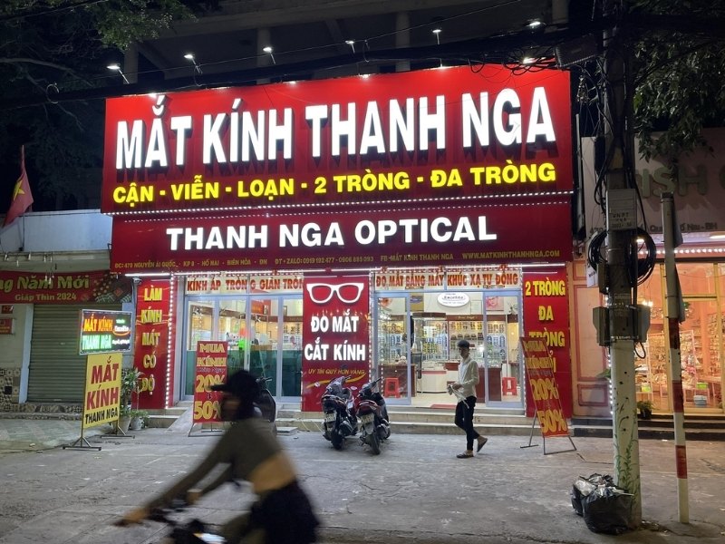 Mẫu bảng hiệu cửa h&agrave;ng mắt k&iacute;nh Thanh Nga