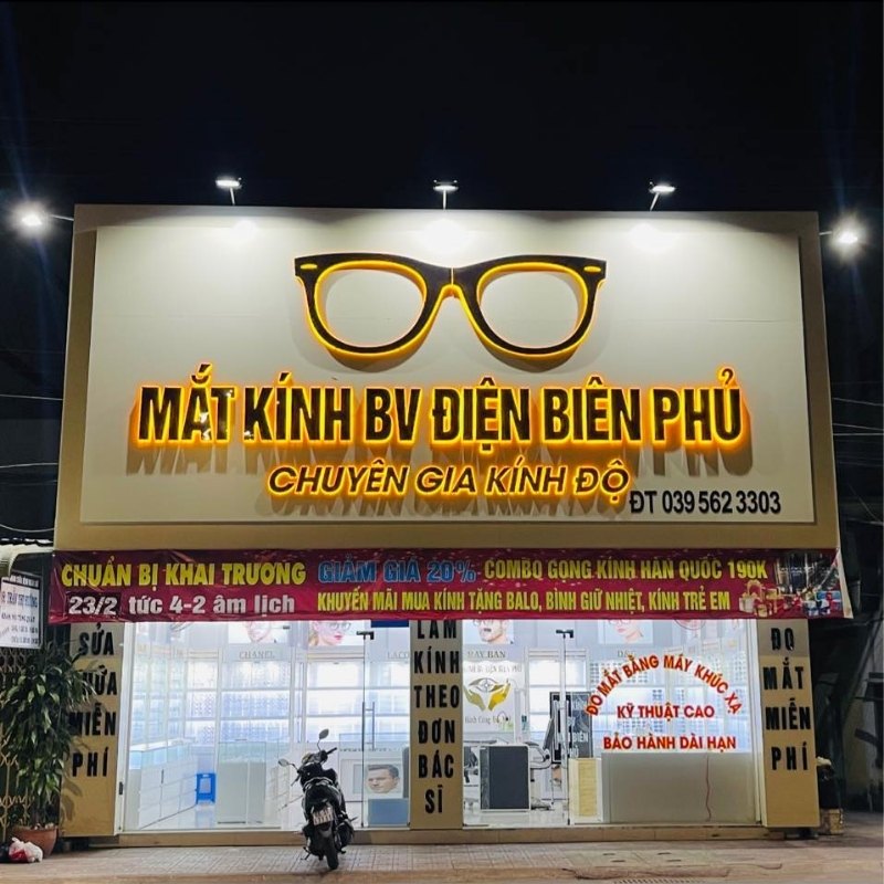 Bảng hiệu mắt k&iacute;nh chữ nổi inox s&aacute;ng ch&acirc;n