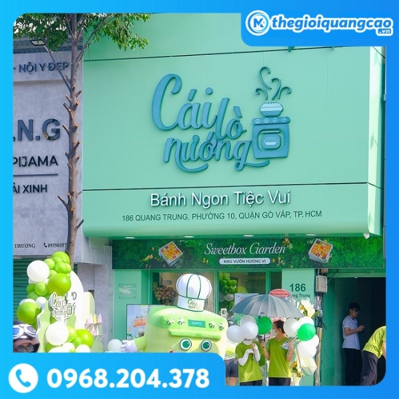 Bảng Hiệu Màu Xanh Lá Cây