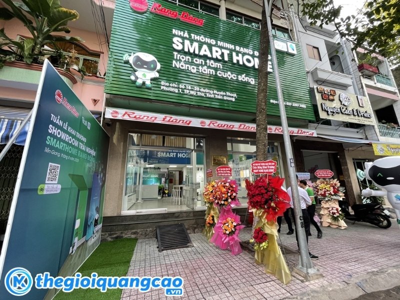 Bảng hiệu m&agrave;u xanh l&aacute; c&acirc;y chữ nổi mica gắn Led
