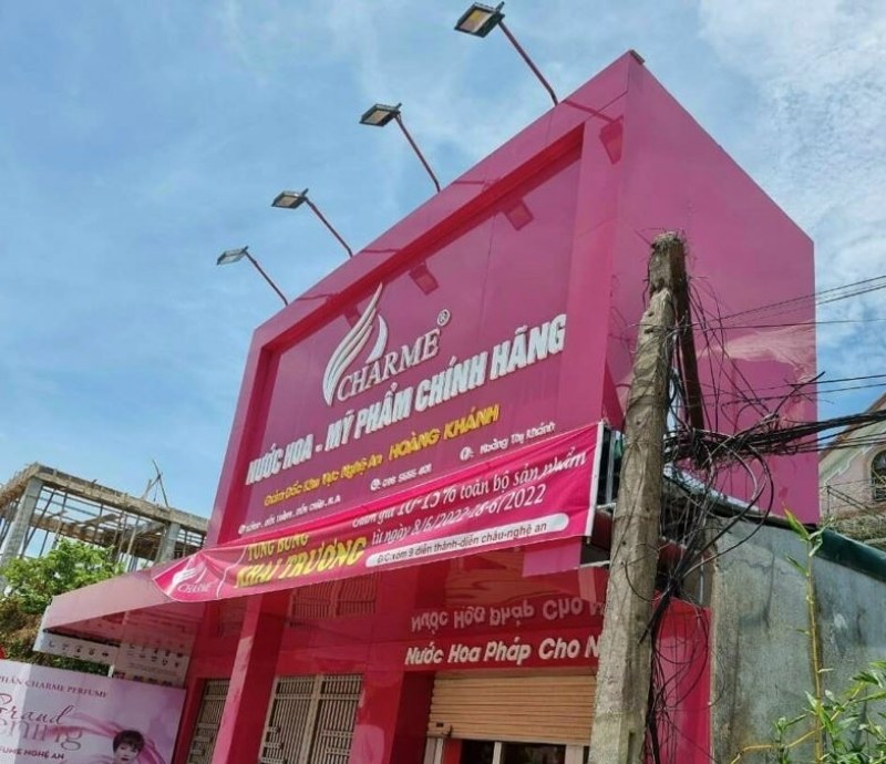 Mẫu bảng hiệu mỹ phẩm ch&iacute;nh h&atilde;ng Charme