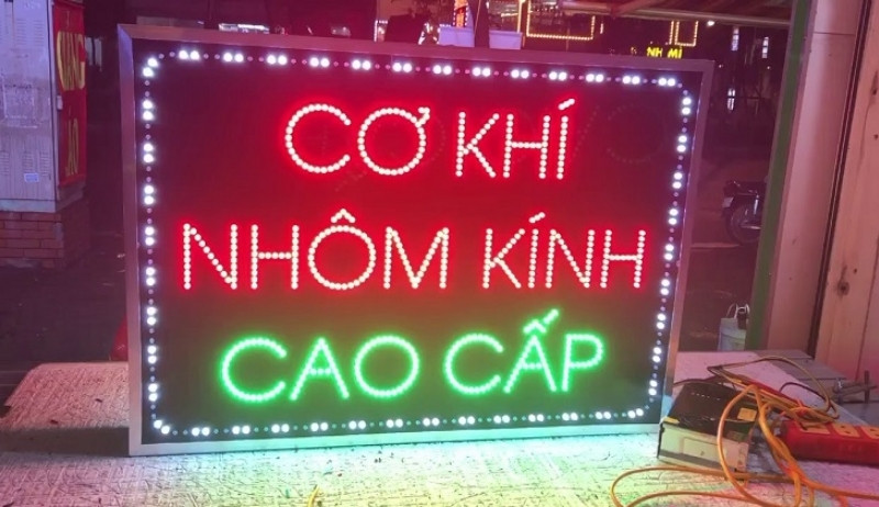 Biển vẫy đ&egrave;n LED cho cửa h&agrave;ng nh&ocirc;m k&iacute;nh