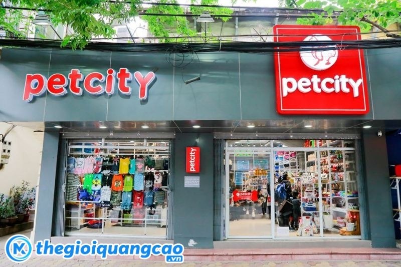 Bảng hiệu cửa h&agrave;ng Pet Shop thương hiệu Petcity