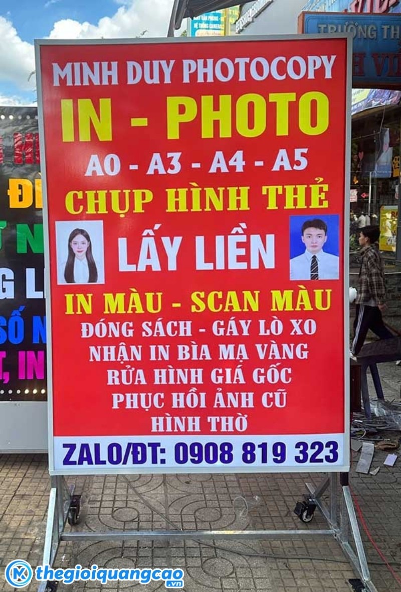 Bảng hiệu đứng bạt hiflex khung sắt cho tiệm photocopy