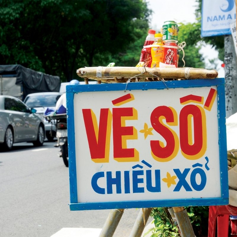 Mẫu bảng hiệu s&agrave;i g&ograve;n xưa v&eacute; số chiều xổ