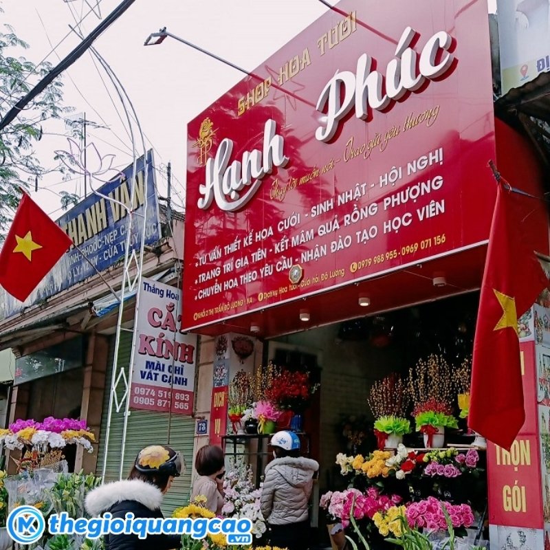 Mẫu bảng hiệu shop hoa Hạnh Ph&uacute;c