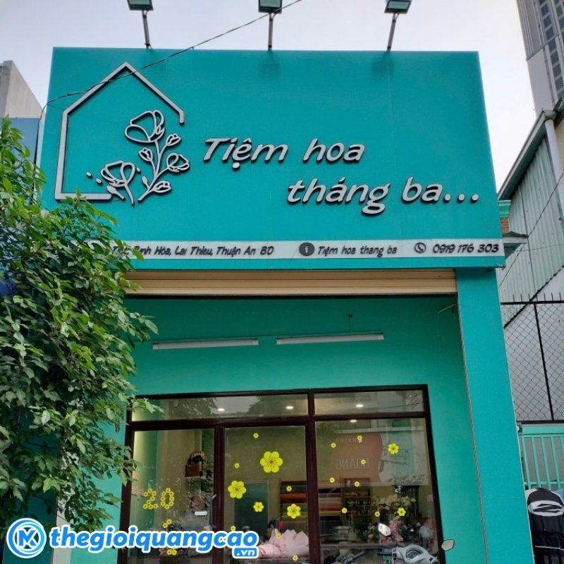 Mẫu bảng hiệu tiệm hoa th&aacute;ng 3