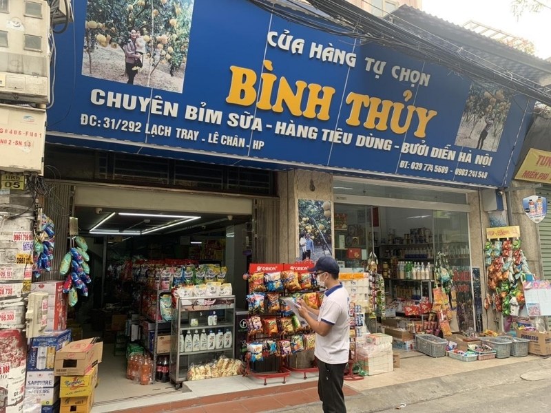 Mẫu bảng hiệu tạp h&oacute;a b&igrave;nh chọn B&igrave;nh Thủy