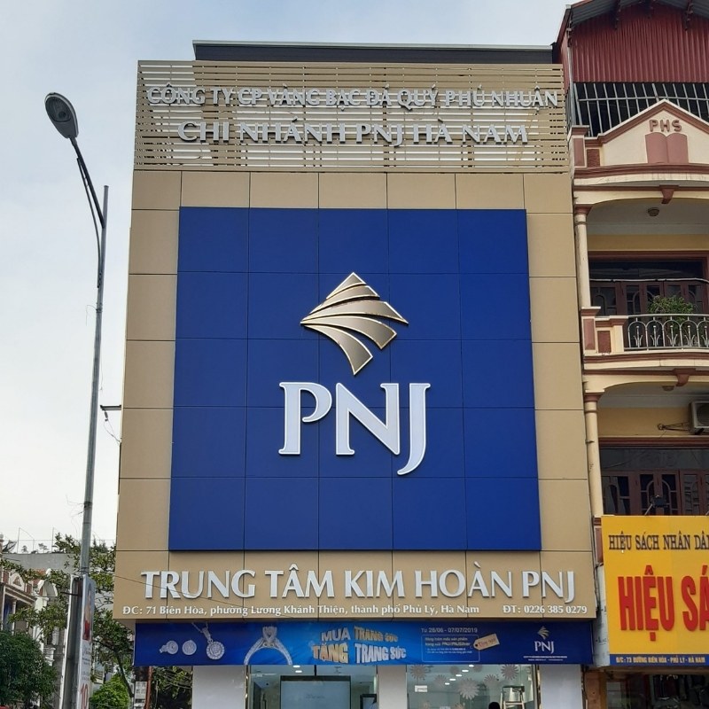 Mẫu bảng hiệu tiệm v&agrave;ng bạc đ&aacute; qu&yacute; PNJ