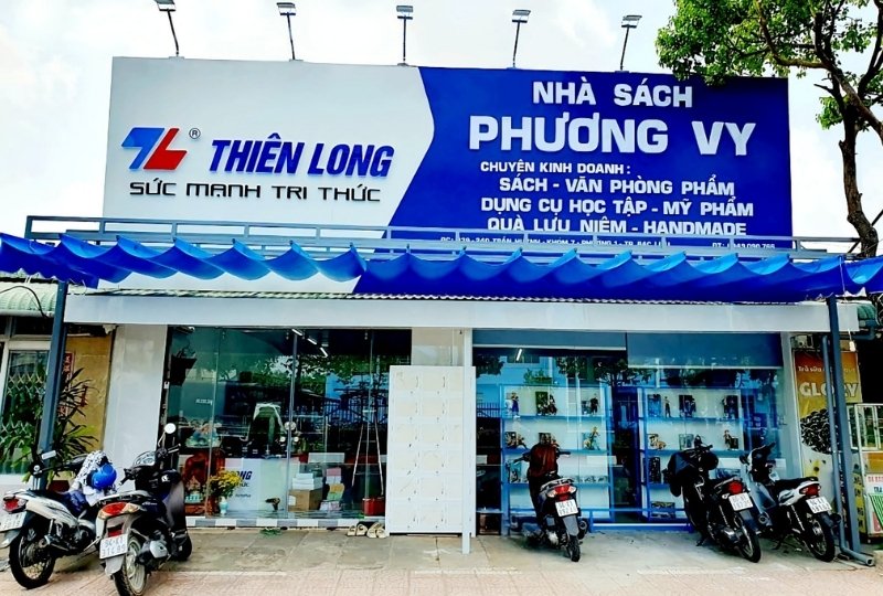 Mẫu bảng hiệu đại l&yacute; văn ph&ograve;ng phẩm Thi&ecirc;n Long