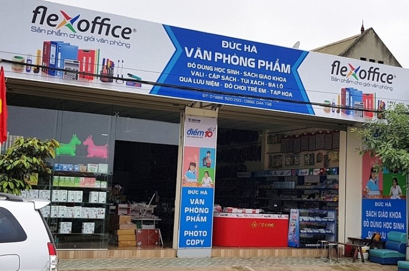 Bảng hiệu văn ph&ograve;ng phẩm chất liệu bạt hiflex