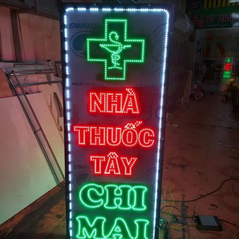 Mẫu biển vẫy quảng c&aacute;o nh&agrave; thuốc t&acirc;y Chi Mai