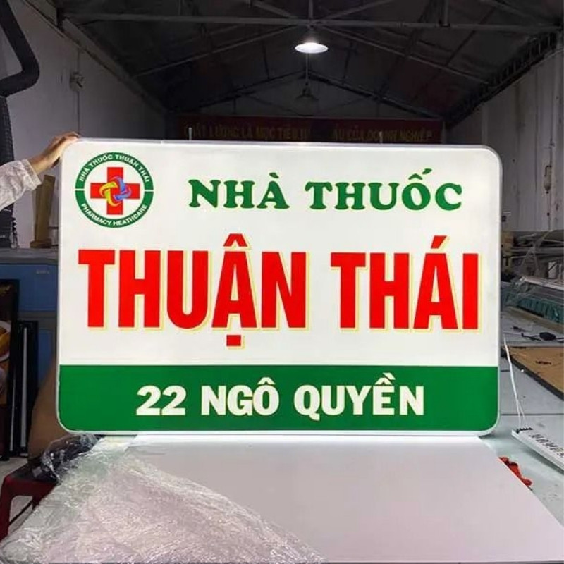 Mẫu bi&ecirc;n vẫy nh&agrave; thuốc Thuận Th&aacute;i