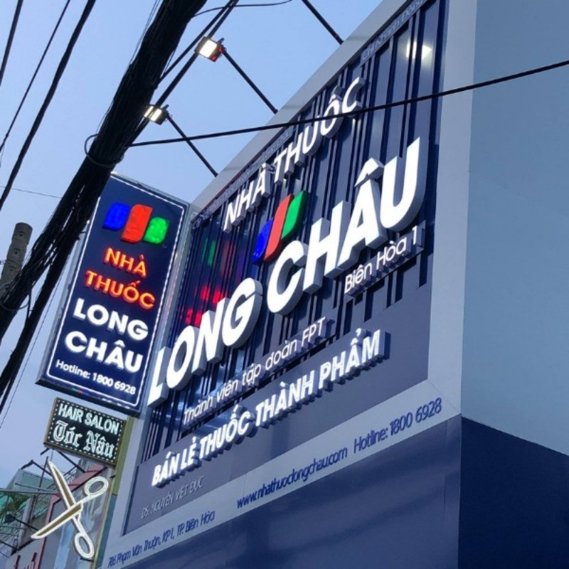 Biển vẫy nh&agrave; thuốc Long Ch&acirc;u