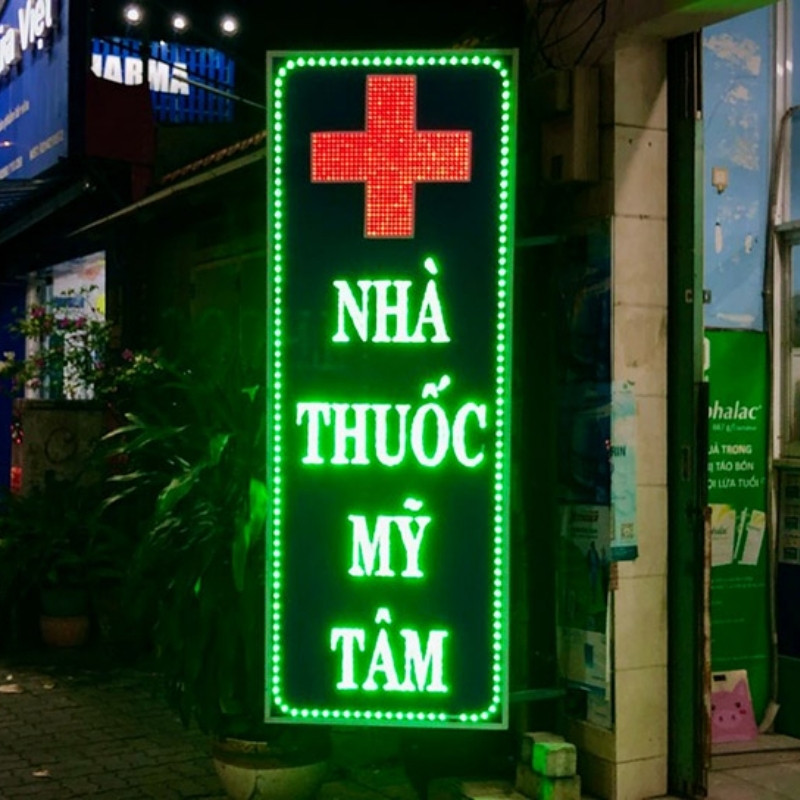 Biển vẫy thuốc t&acirc;y đẹp Mỹ T&acirc;m
