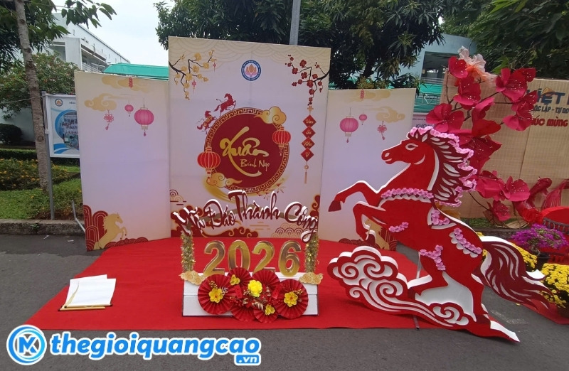 Thi công backdrop tết chất liệu Formex