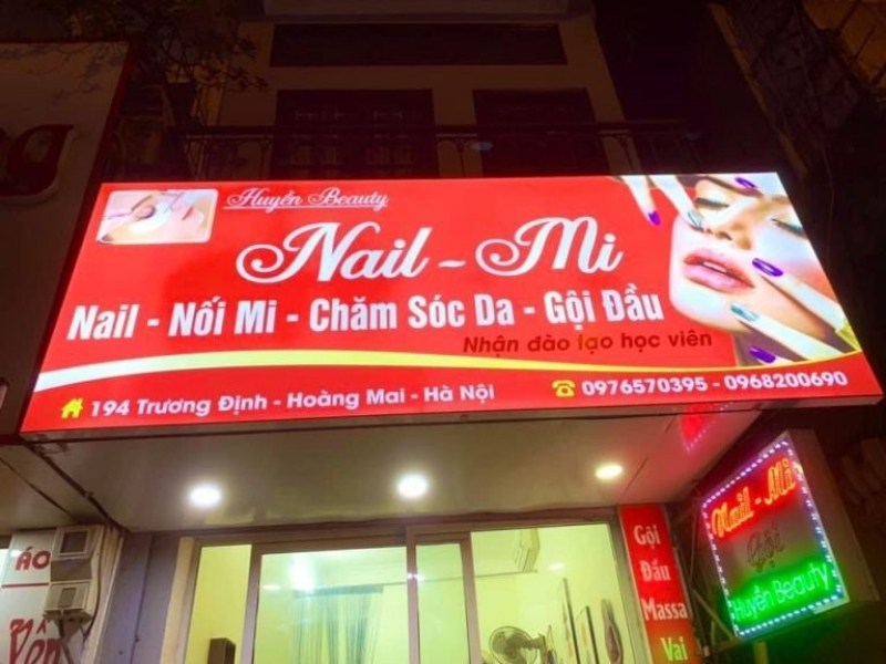 Mẫu biển hộp đ&egrave;n bạt 3M cho tiệm Nail