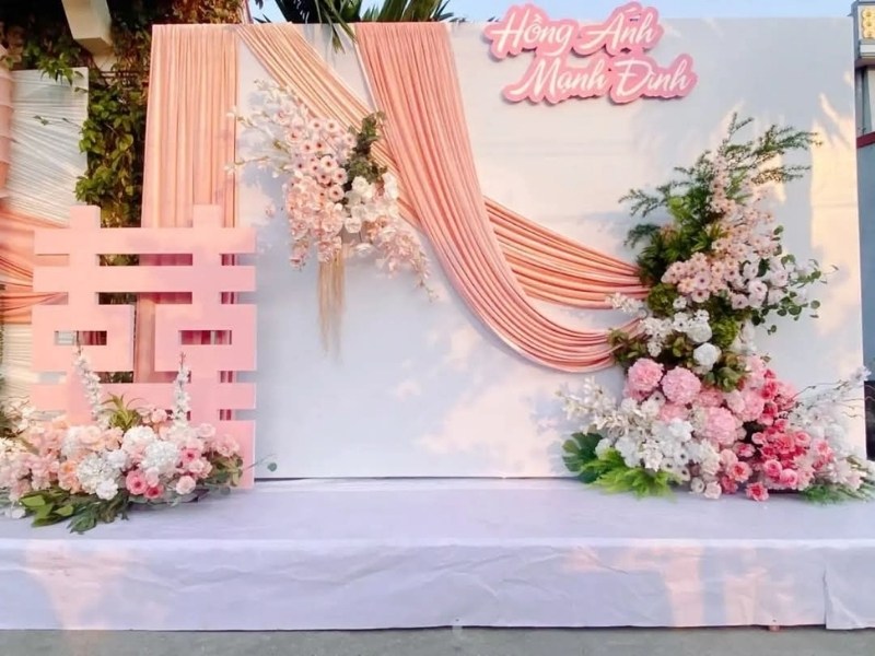 Những sai lầm cần tr&aacute;nh khi in ấn v&agrave; thi c&ocirc;ng backdrop đ&aacute;m cưới