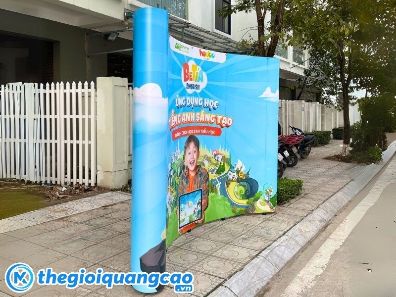Mẫu backdrop mạng nhện dạng cong, nhỏ gọn
