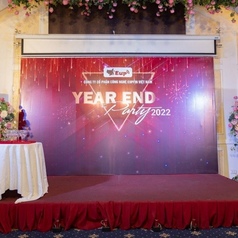 Mẫu backdrop bạt hiflex sự kiện year end party
