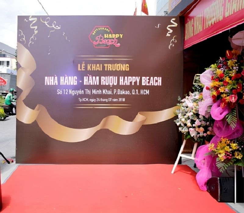 Mẫu backdrop khai trương nh&agrave; h&agrave;ng đẹp