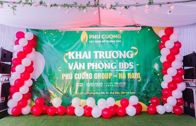 Mẫu backdrop opening văn ph&ograve;ng bất động sản