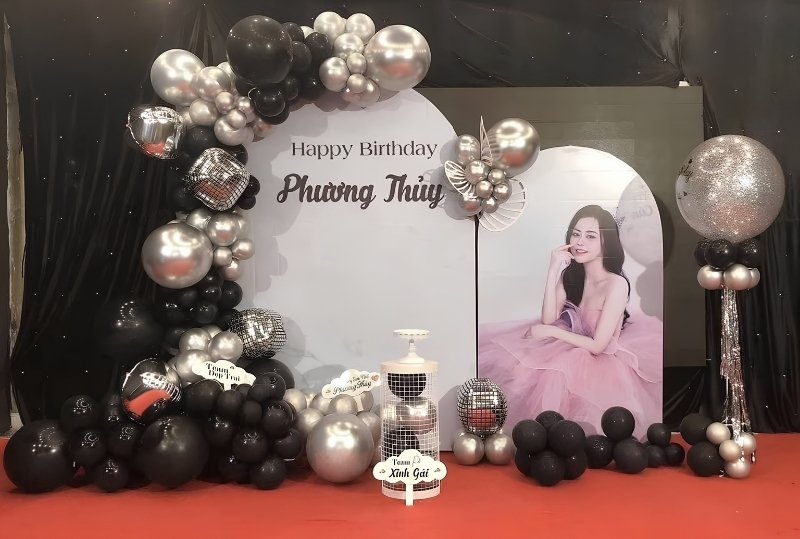Mẫu backdrop sinh nhật người lớn sang trọng, tinh tế