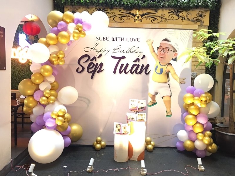Mẫu backdrop sinh nhật sếp gần gũi, vui nhộn