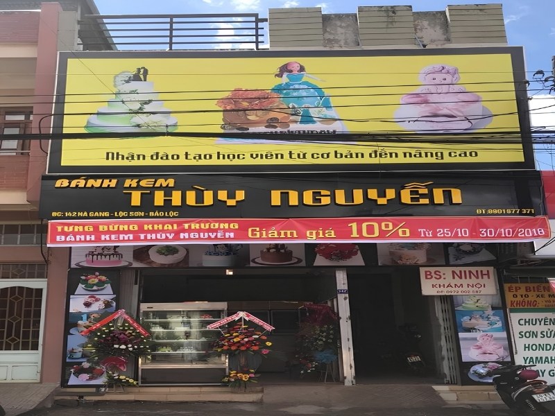 Mẫu bảng hiệu b&aacute;nh kem Th&ugrave;y Nguyễn