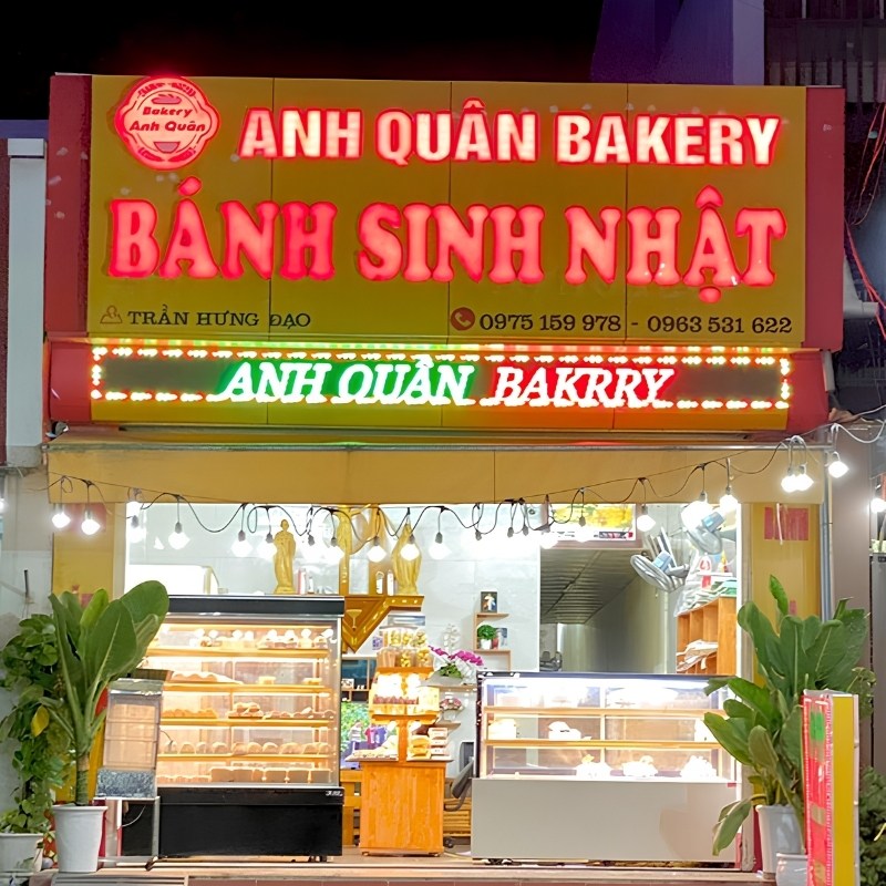 Mẫu bảng hiệu b&aacute;nh kem mặt dựng alu chữ nổi gắn LED